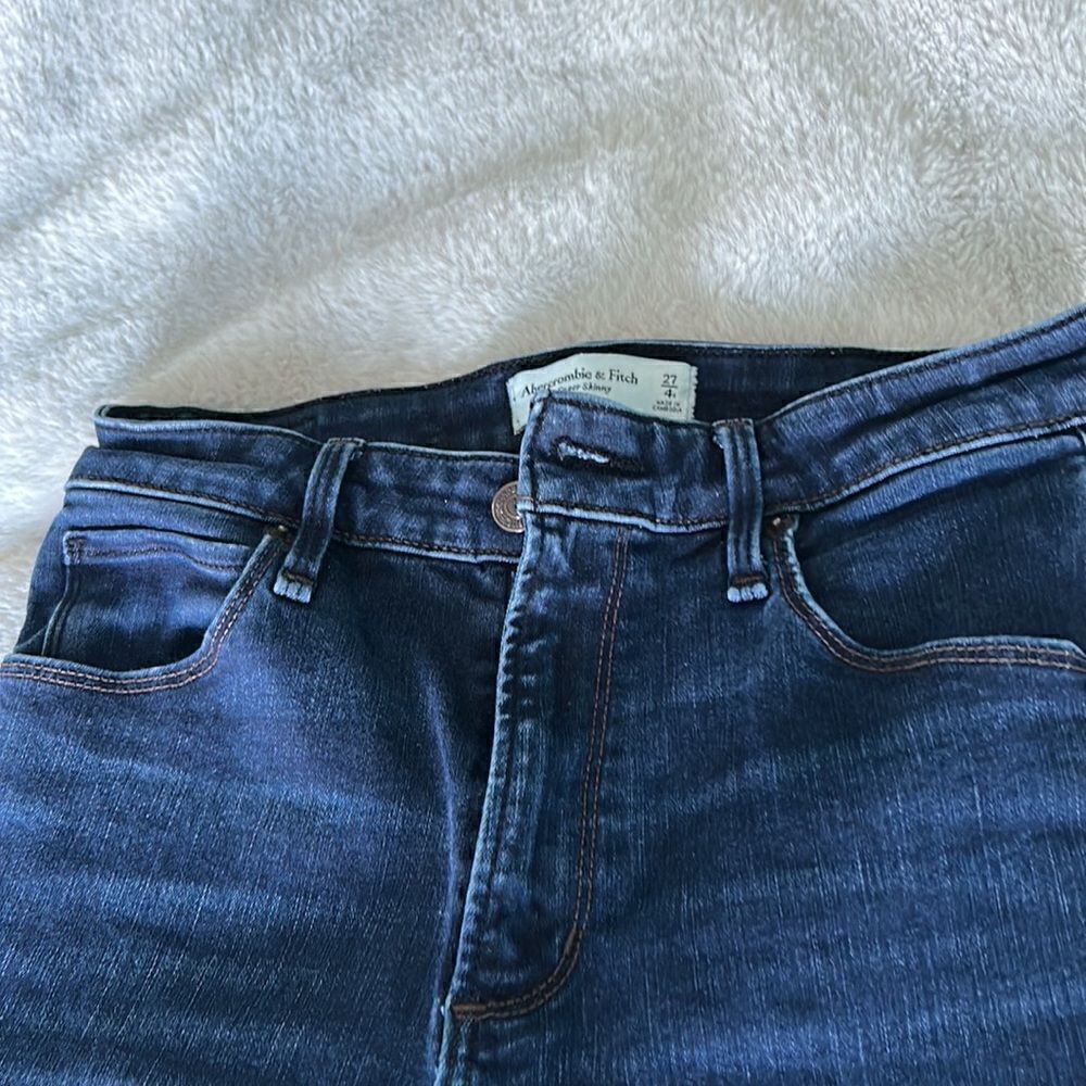 A & F - The Super Skinny High Rise Jean - Picture 5 of 8